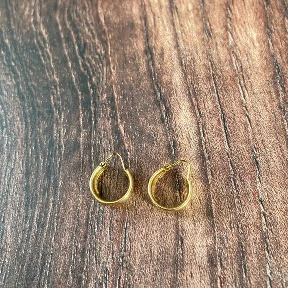 Gold Hoop Earrings - Picture 4 of 5
